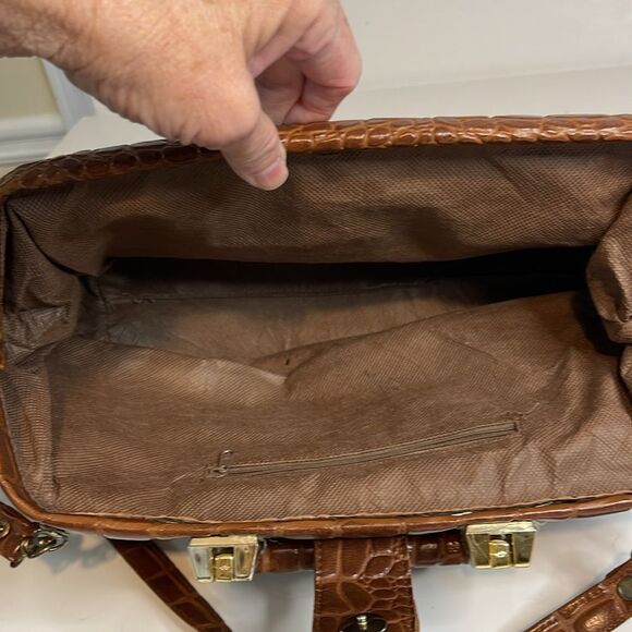 Vintage Moda Attiva Faux Alligator Satchel - Picture 9 of 9